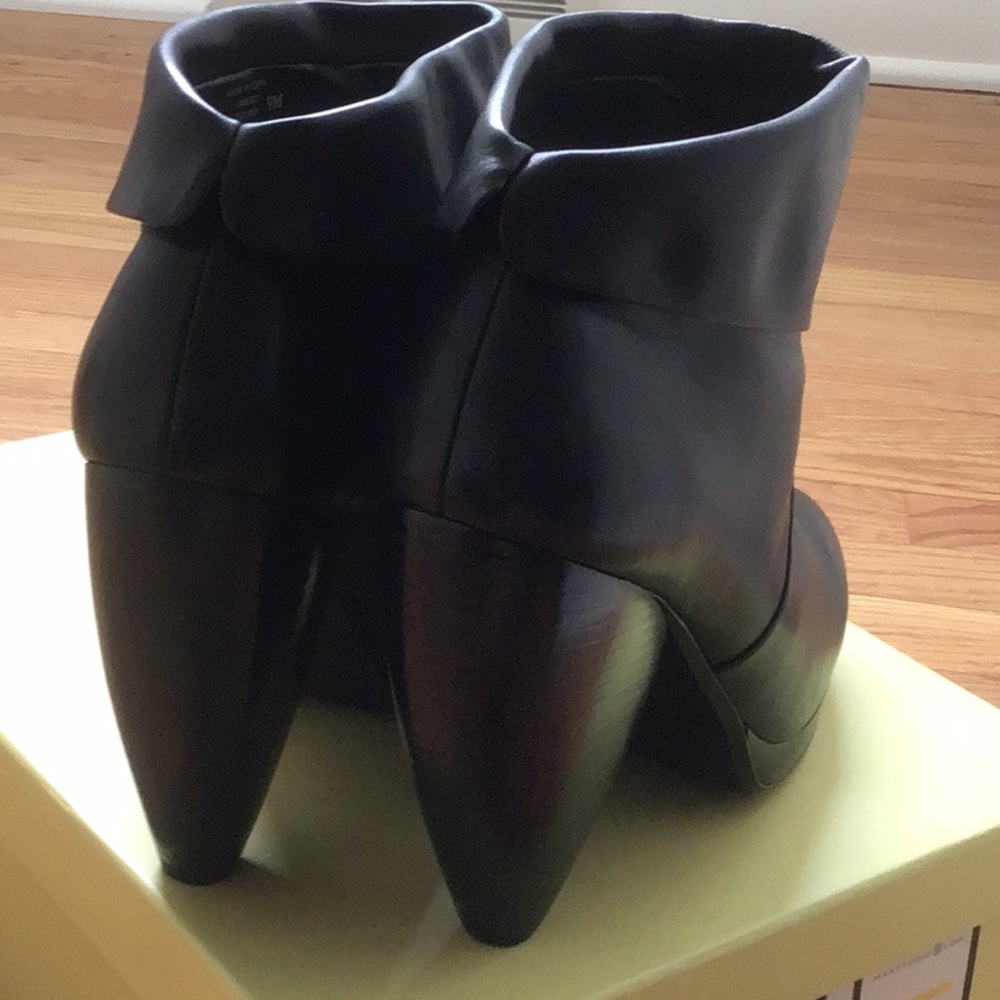Max Studio Umberto Women’s Leather Booties - Picture 5 of 12